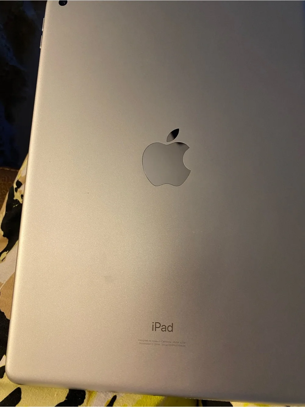 Apple IPad 7th generation, 32 GB, Home Button. Replaced by AppleCare 6 mo agoEUC